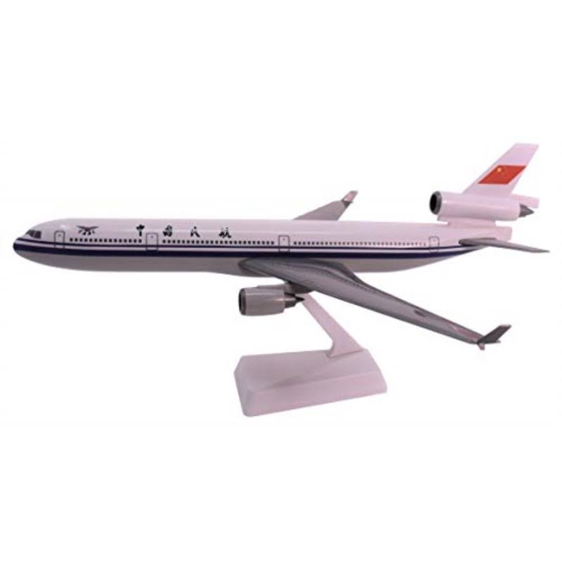 MD-11 Airplane Miniature Model Plastic Snap-Fit 1:200 Scale C9390