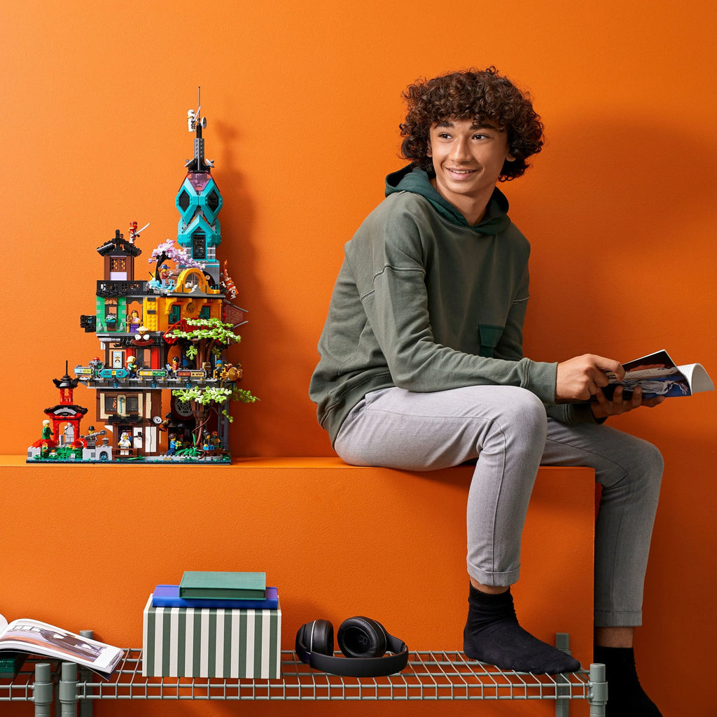 Building Toy with 19 Minifigures (5,685 Pieces) F4845