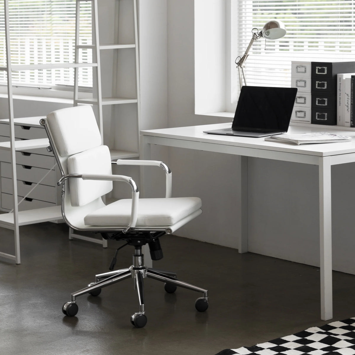 Mid Century Modern White Cushioned Office Chair Q428563