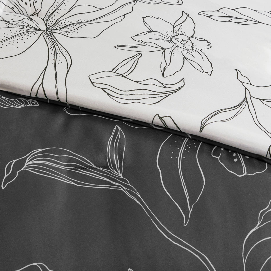 Full White/ Charcoal Reversible Complete Bedding Set with Cotton Sheet S81205