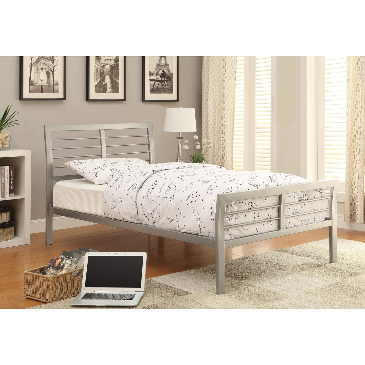 Silver Metal Bed (Full) Q288589