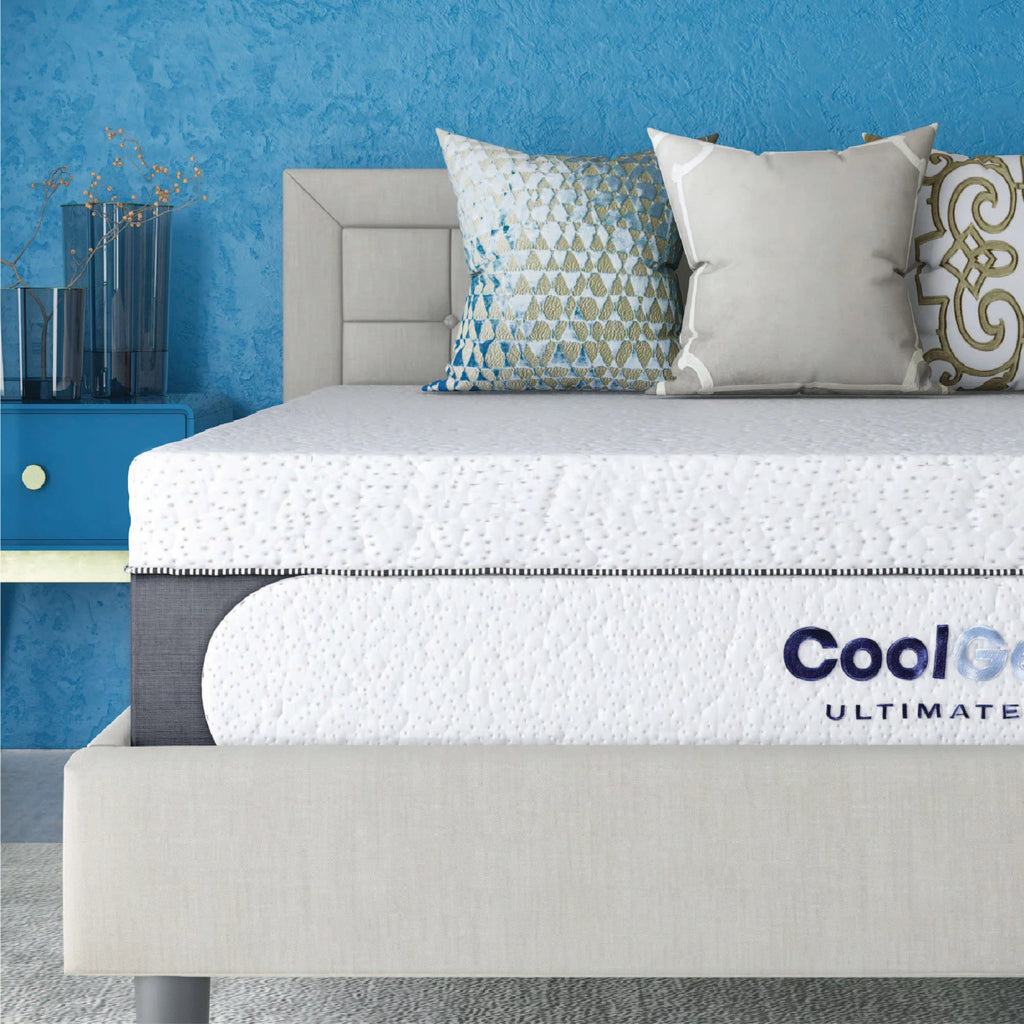 Queen Gel Memory Foam Mattress with 2 Pillows D6939