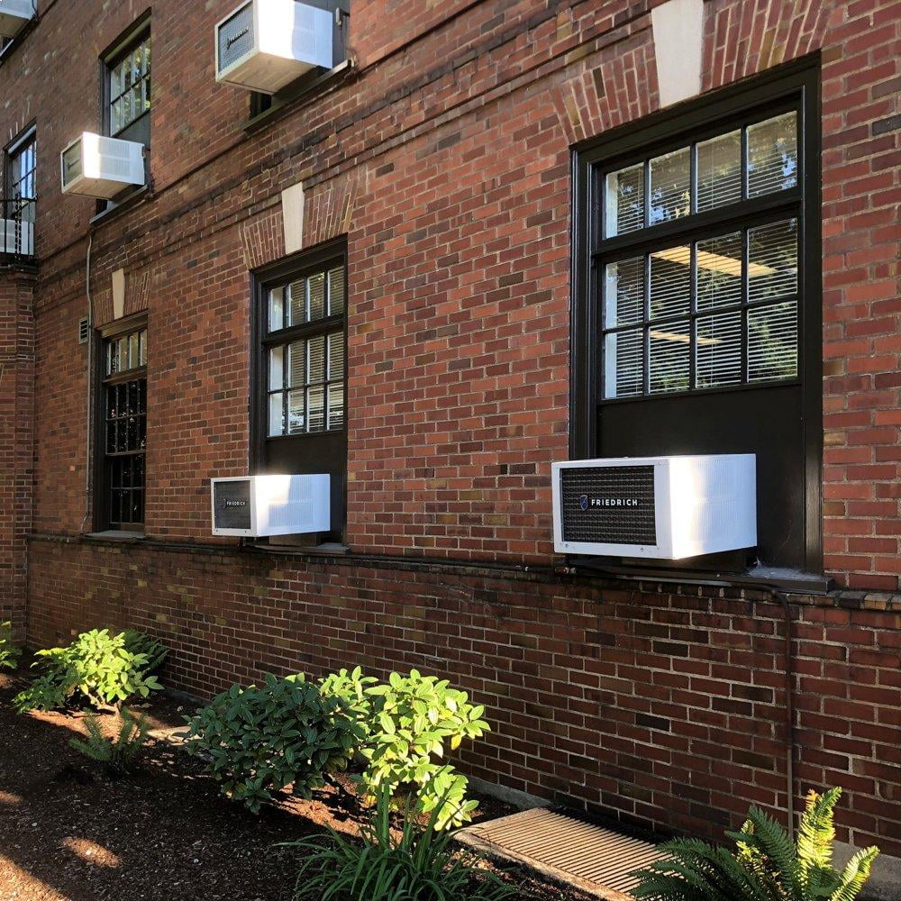 15,500 BTU Window Air Conditioner with Electric Heat O5754
