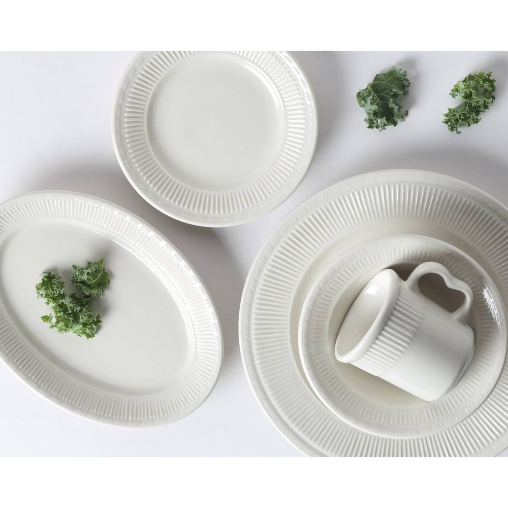 White 6.5 in. Embossed Plate I71598