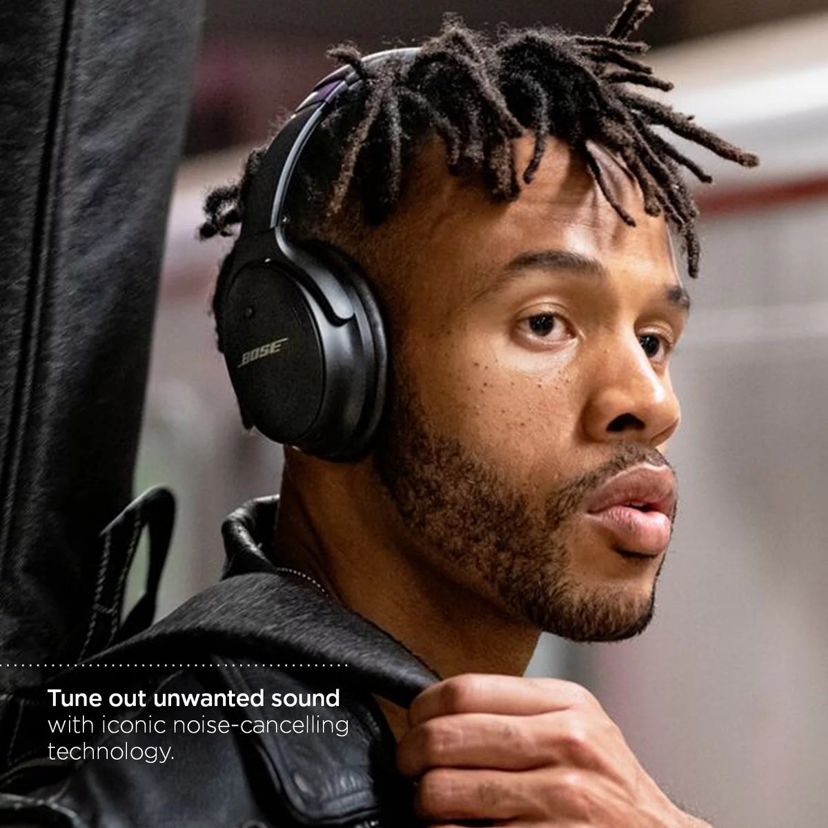 Black Noise Cancelling Over-Ear Wireless Headphones V3740
